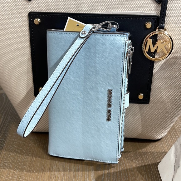 MICHAEL KORS LARGE DOUBLE ZIP WRISTLET WALLET PHONE CASE CLUTCH 
Vista Blue 
NWT - Picture 14 of 16